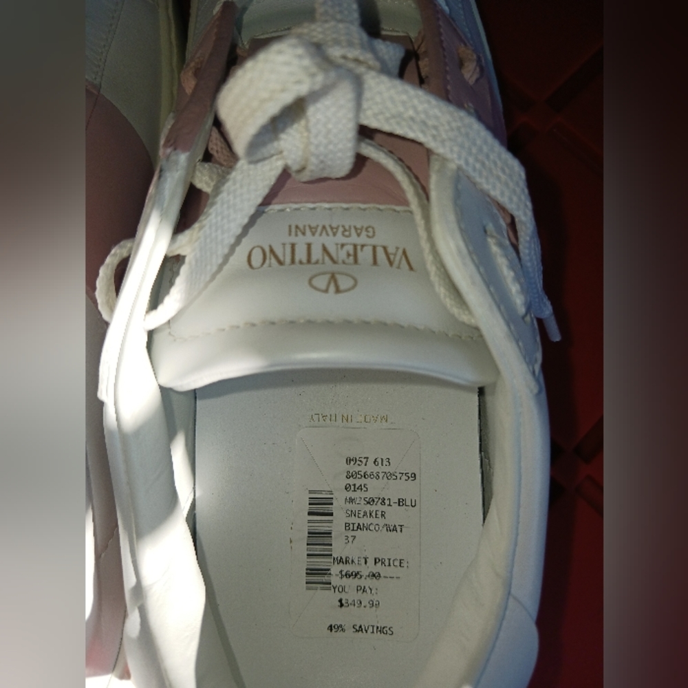 Valentino Sneakers sz 37 💙